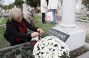 Fitz Jenő sírjánál koszorúz Brájer Éva alpolgármester asszony 2012.10.31. 0002.JPG