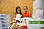 Tankönyvek kiszállítása a Kodály Iskolába
